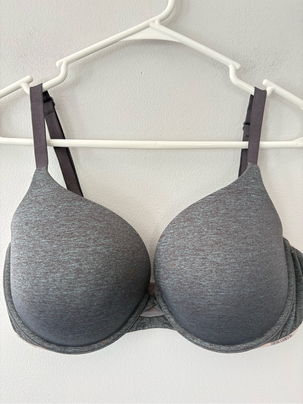 Victoria’s Secret 38D Perfect Shape Padded Underwire Bra Convertible Straps Gray